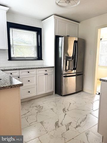 122 ELIZABETH ST, Millersville, PA 17551