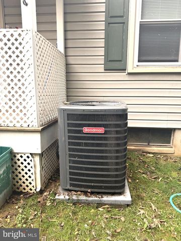 122 ELIZABETH ST, Millersville, PA 17551
