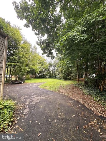 122 ELIZABETH ST, Millersville, PA 17551