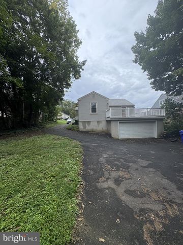 122 ELIZABETH ST, Millersville, PA 17551