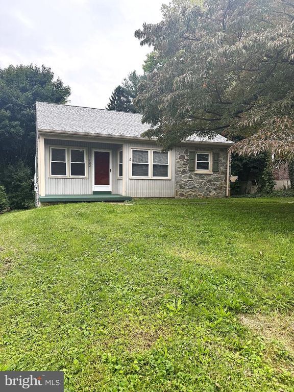 122 ELIZABETH ST, Millersville, PA 17551
