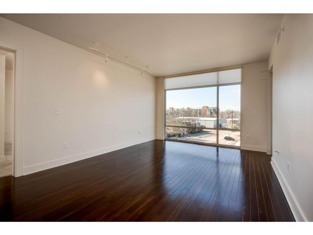 210 Lee Barton DR 411, Austin, TX 78704