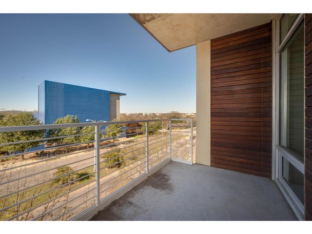 210 Lee Barton DR 411, Austin, TX 78704