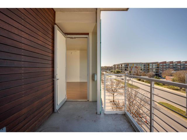210 Lee Barton DR 411, Austin, TX 78704