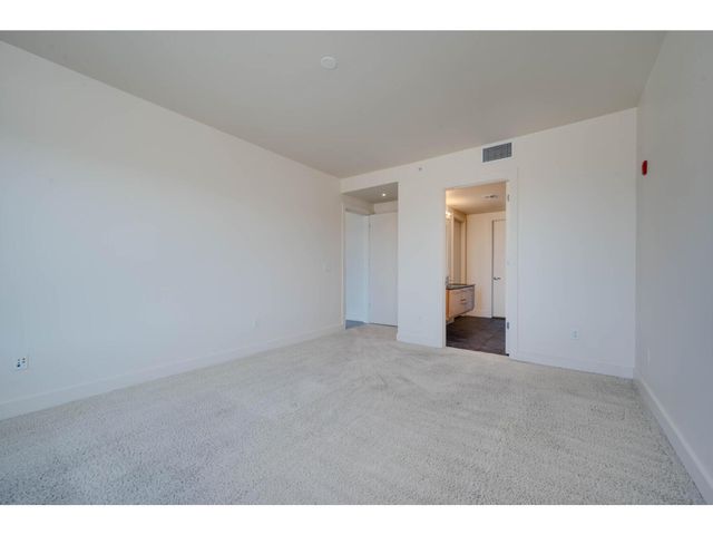 210 Lee Barton DR 411, Austin, TX 78704