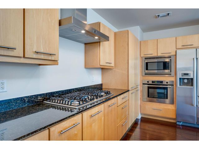 210 Lee Barton DR 411, Austin, TX 78704