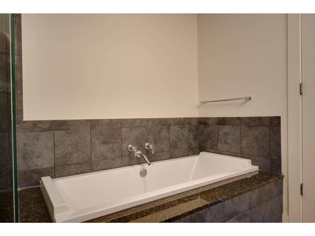 210 Lee Barton DR 411, Austin, TX 78704