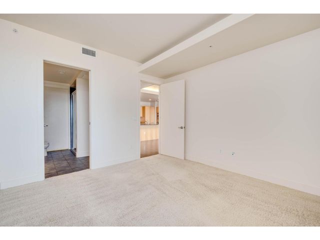 210 Lee Barton DR 411, Austin, TX 78704