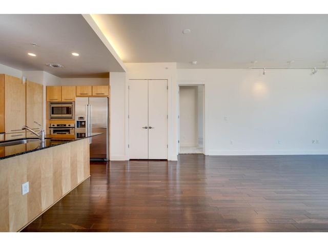 210 Lee Barton DR 411, Austin, TX 78704