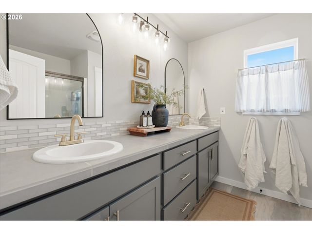 1546 S CAMILLE Pl, Newberg, OR 97132