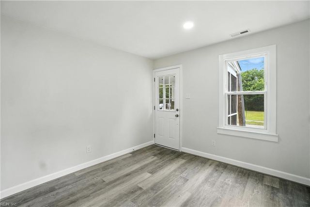 442 Wilson ST, Suffolk, VA 23434
