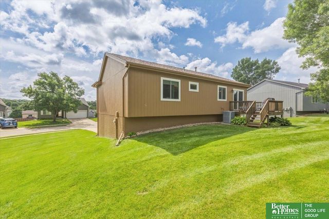 7504 N 77th Avenue, Omaha, NE 68122