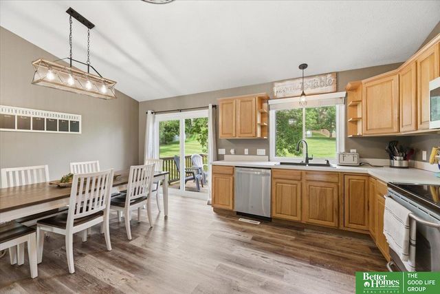 7504 N 77th Avenue, Omaha, NE 68122