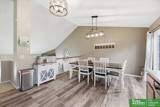7504 N 77th Avenue, Omaha, NE 68122
