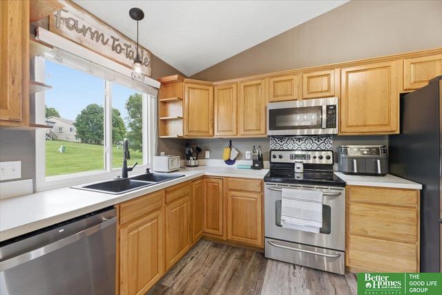 7504 N 77th Avenue, Omaha, NE 68122