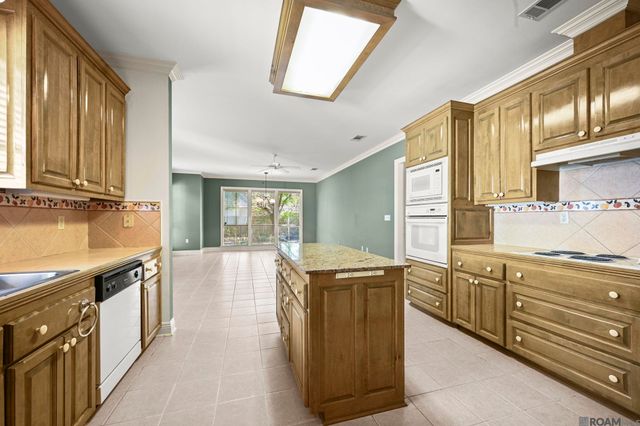 17202 Sweet Olive Dr, Saint George, LA 70817