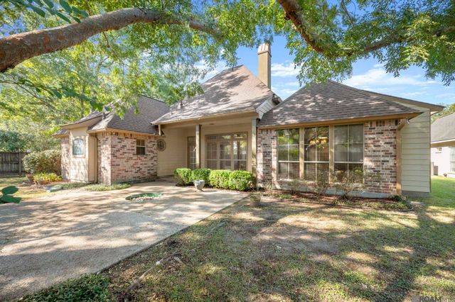 17202 Sweet Olive Dr, Saint George, LA 70817