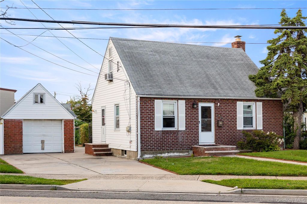 236 Dogwood Avenue, Franklin Square, NY 11010 — photo 2