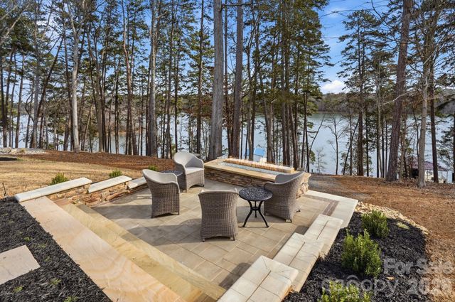 4012 Pollock View, Mount Holly, NC 28120