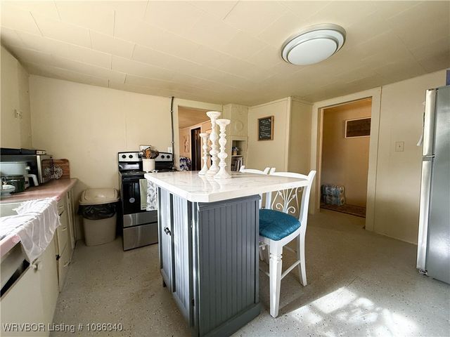 1230 Airport Road, Alma, AR 72921