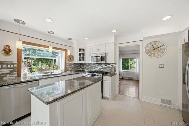 4174 Meyers Road, Independence Charter Township, MI 48329