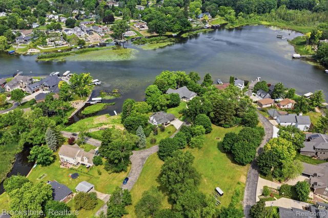 4174 Meyers Road, Independence Charter Township, MI 48329