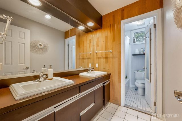 4 Patricia Avenue, Edison, NJ 08837