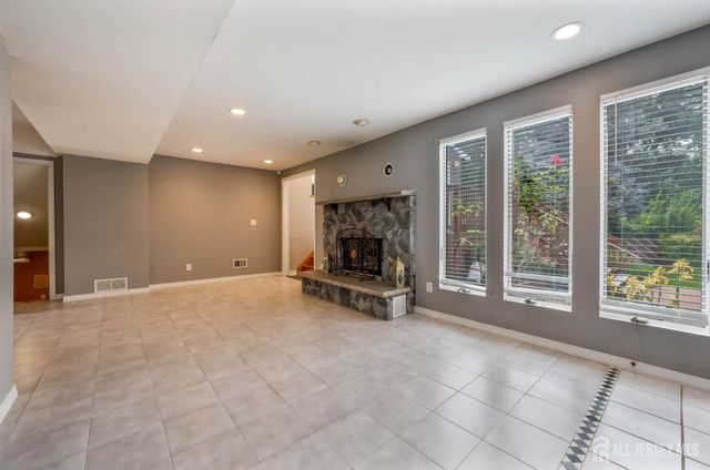 4 Patricia Avenue, Edison, NJ 08837