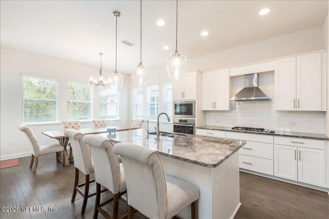 516 VISTA LAKE Circle, Ponte Vedra, FL 32081