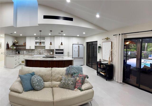 172 W Wild Pine Rd 172, Wellington, FL 33414