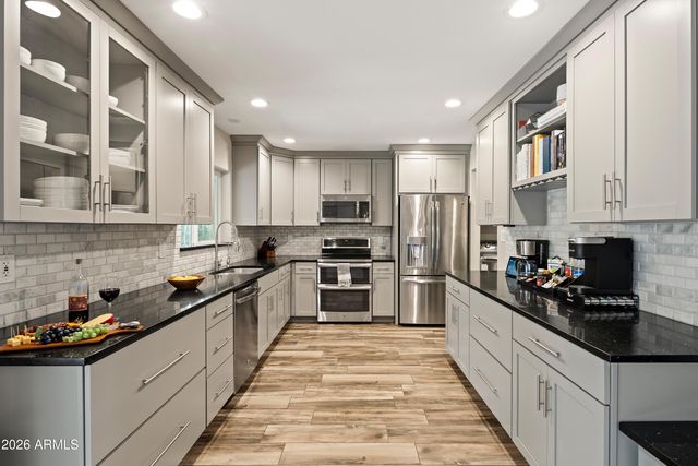 8543 E MITCHELL Drive, Scottsdale, AZ 85251