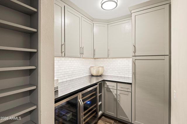 8543 E MITCHELL Drive, Scottsdale, AZ 85251