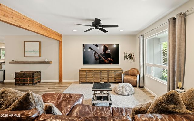 8543 E MITCHELL Drive, Scottsdale, AZ 85251
