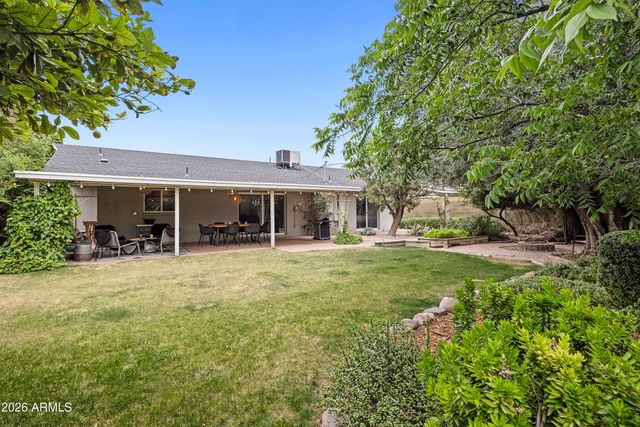 8543 E MITCHELL Drive, Scottsdale, AZ 85251