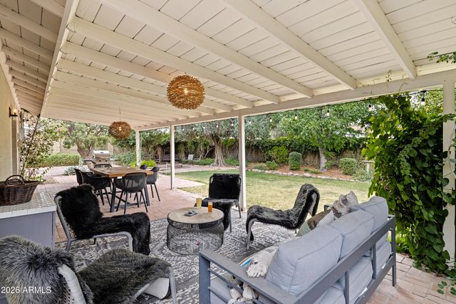 8543 E MITCHELL Drive, Scottsdale, AZ 85251