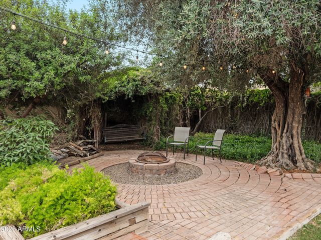 8543 E MITCHELL Drive, Scottsdale, AZ 85251