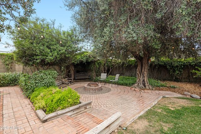 8543 E MITCHELL Drive, Scottsdale, AZ 85251