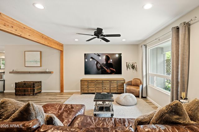 8543 E MITCHELL Drive, Scottsdale, AZ 85251