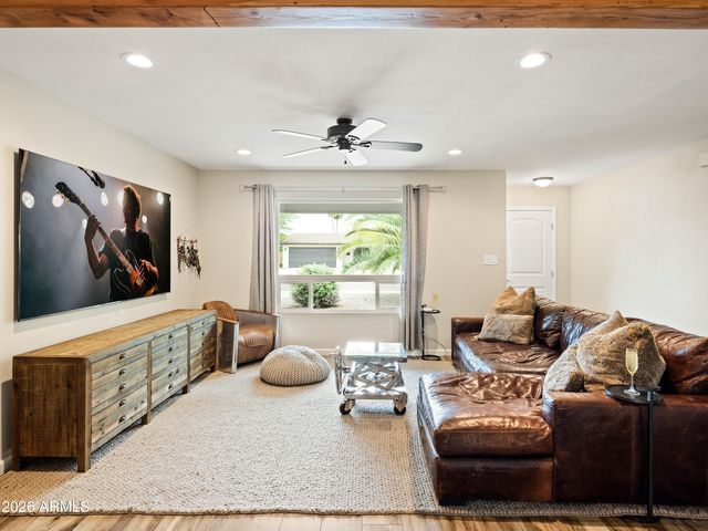8543 E MITCHELL Drive, Scottsdale, AZ 85251
