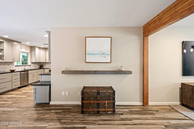 8543 E MITCHELL Drive, Scottsdale, AZ 85251