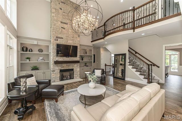 1600 White Sage Court, Chesterfield, MO 63005