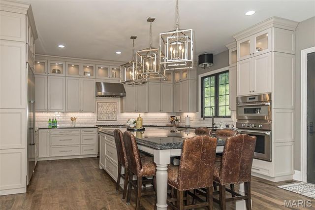 1600 White Sage Court, Chesterfield, MO 63005