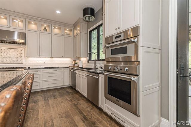 1600 White Sage Court, Chesterfield, MO 63005