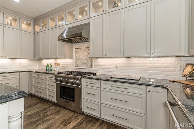 1600 White Sage Court, Chesterfield, MO 63005
