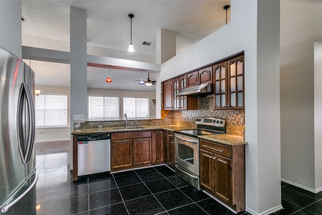 908 Gordon Oaks Drive, Plano, TX 75023