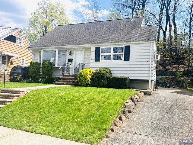 210 14th Street, Wood Ridge, NJ 07075