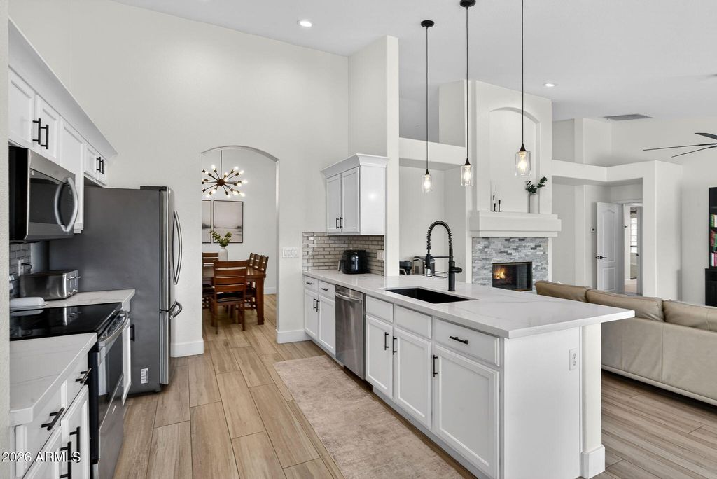 Image 19 of property listing at 905 W BEECHNUT Drive, Chandler, AZ 85248