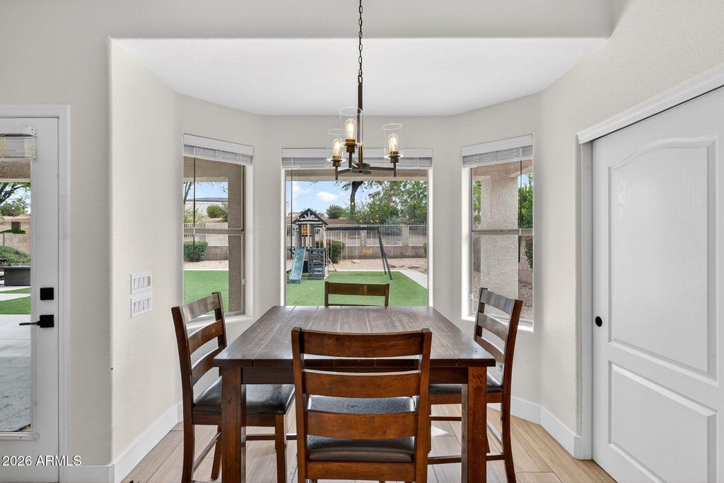 Image 22 of property listing at 905 W BEECHNUT Drive, Chandler, AZ 85248