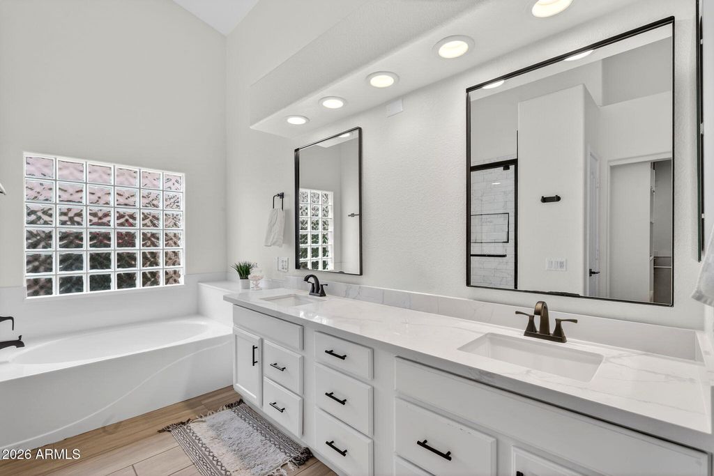Image 29 of property listing at 905 W BEECHNUT Drive, Chandler, AZ 85248