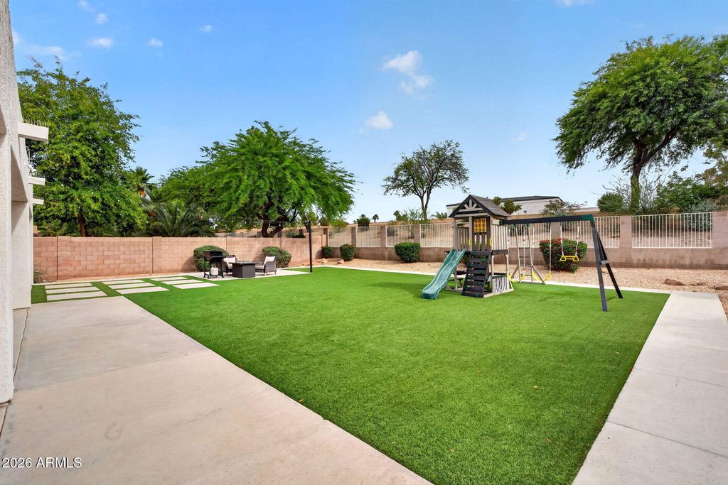 Image 47 of property listing at 905 W BEECHNUT Drive, Chandler, AZ 85248